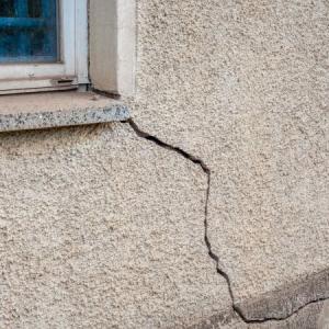 Stucco Crack Repair